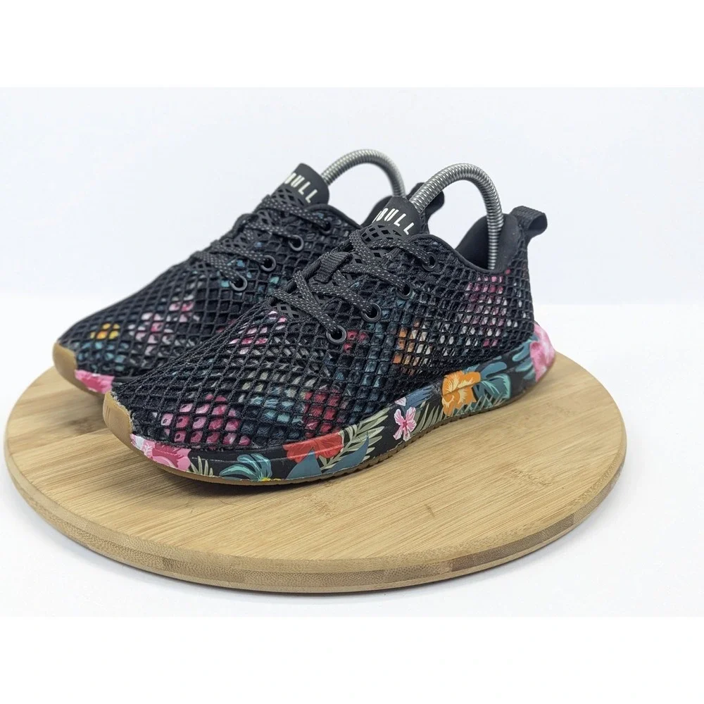 l Sneakers